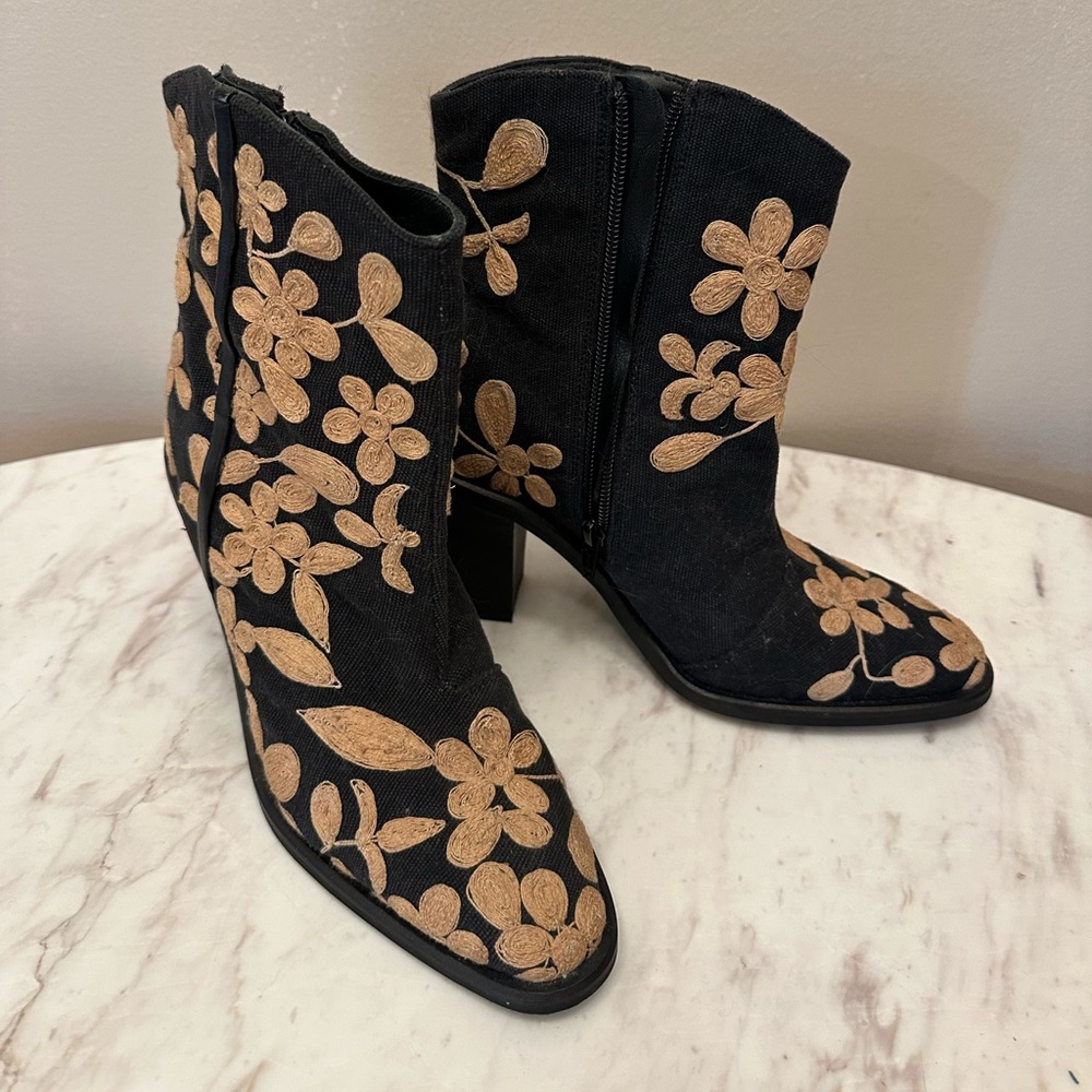 Free People Black Embroidered Cloth Boots Size 36 EU